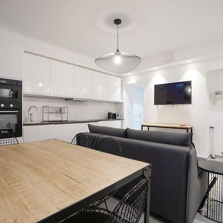 Modern Duplex Close To The Eiffel Tower Paris Exterior photo