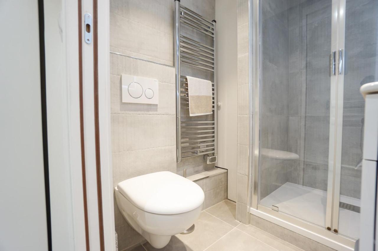 Modern Duplex Close To The Eiffel Tower Paris Exterior photo