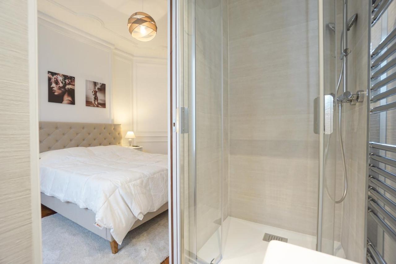 Modern Duplex Close To The Eiffel Tower Paris Exterior photo