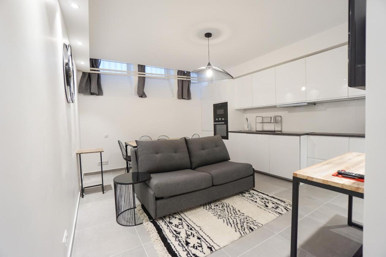 Modern Duplex Close To The Eiffel Tower Paris Exterior photo