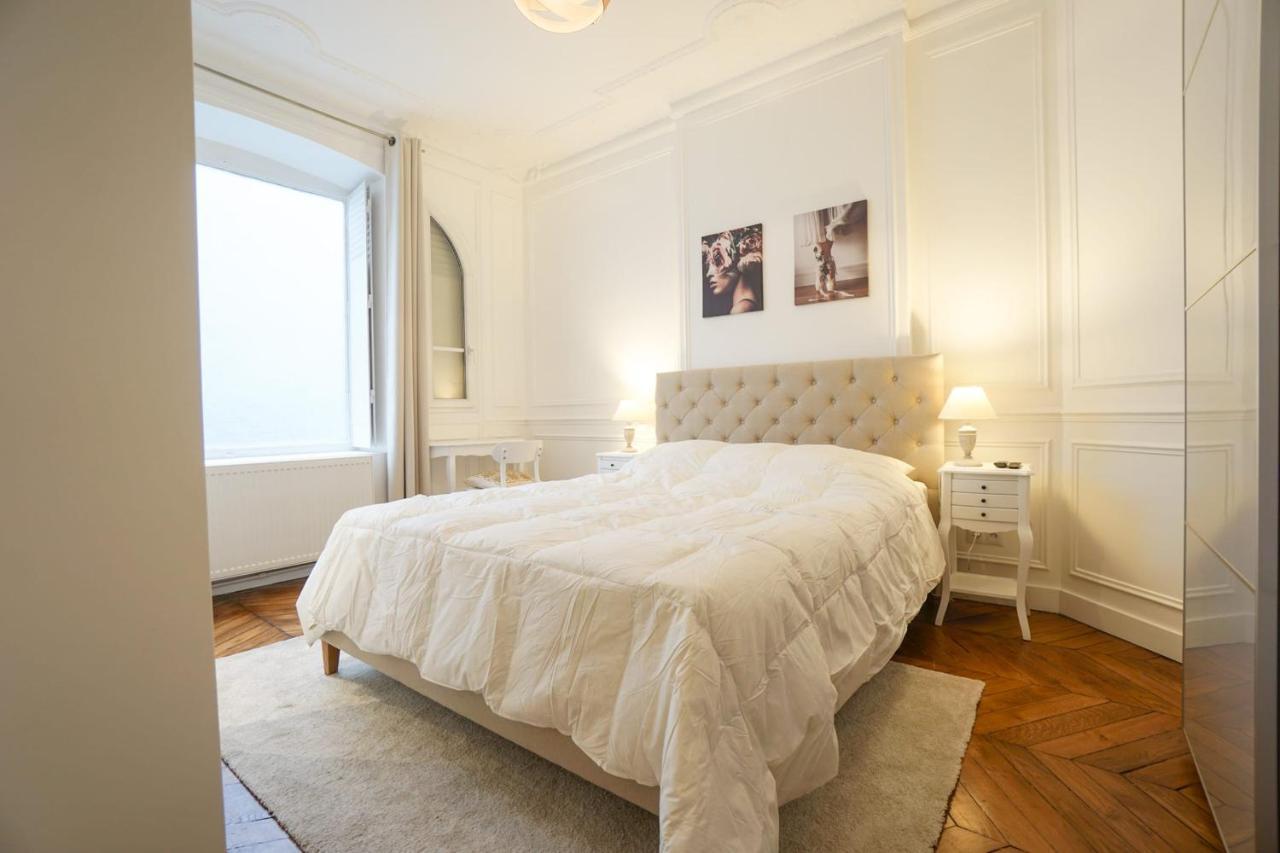 Modern Duplex Close To The Eiffel Tower Paris Exterior photo
